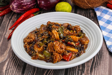 Squid with vegetables in oyser sauce
