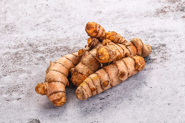 Fresh raw asian tumeric roots