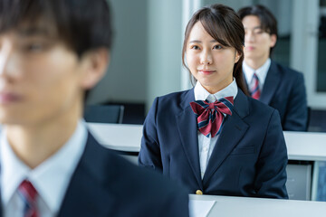 試験を受ける学生【撮影協力:スカパー東京メディアセンター】