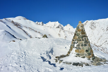 八方尾根のケルンと唐松岳