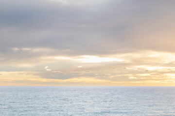 Obraz premium couché de soleil sur l'océan