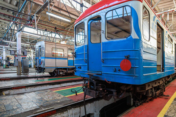 Obraz premium Close view of a subway train in a depot.
