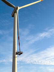 Maintenance of a wind turbine wing