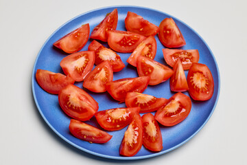 fresh sliced ​​tomatoes on a plate