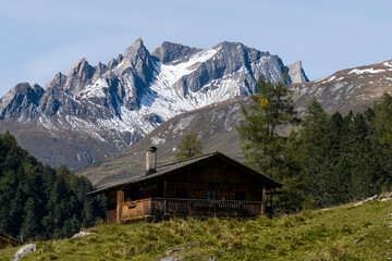 Blick von der Oberhausalm im hinteren Defereggental zur Affentalspitze	