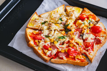 オーブンで焼くピザトースト