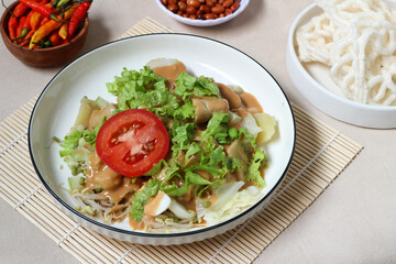 Delicious Indonesian Gado-Gado Salad