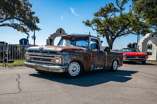 1962 Ford F100 Fleetside Pickup Truck