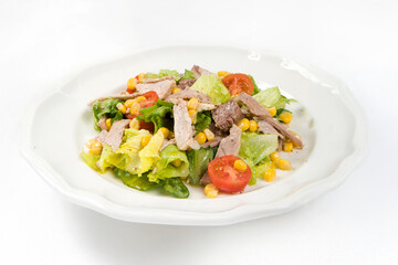 Insalata appetitosa con tonno, pomodorini e mais or Tuna, tomatoes and corn salad