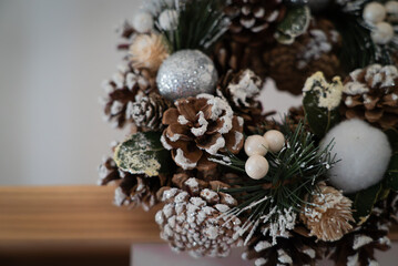 クリスマスリースの可愛いクリスマスツリー