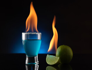 A smooth cocktail flavored with lemon and salt.