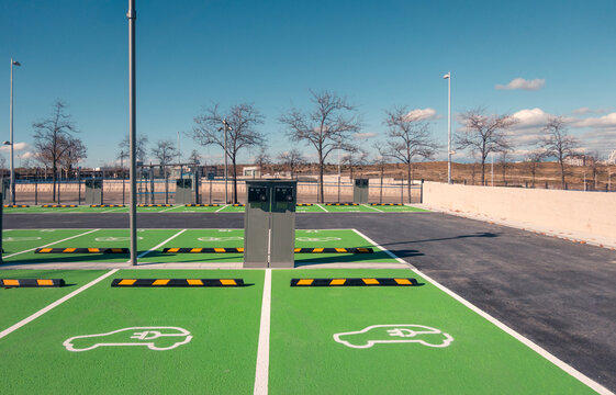 New electric vehicle charging station in Valdebebas, Madrid