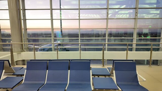 Sala de espera de un aeropuerto, Felipe &aacute;ngeles AIFA en M&eacute;xico, viajes y turismo