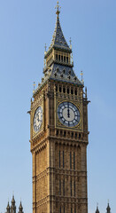 Fototapeta premium The iconic Big Ben clock tower, bathed in warm golden light, with intricate details, isolated against a transparent background