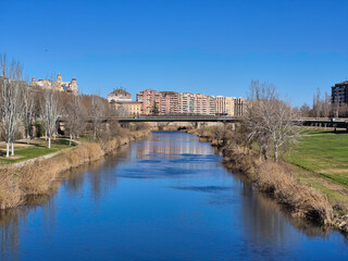 Obraz premium Cataluña - Lérida - Distintos paisajes de la ciudad