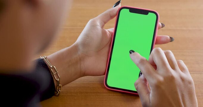 T&eacute;l&eacute;phone &eacute;cran vert incrustation