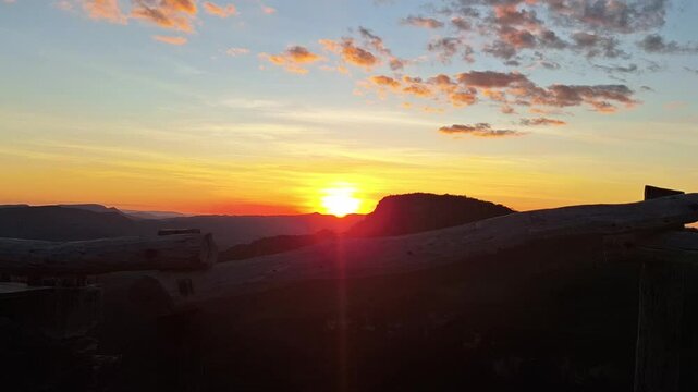 Time lapse p&ocirc;r do sol no povoado de S&atilde;o Jorge, cidade de Alto Paraiso de Goi&aacute;s, Estado de Goi&aacute;s, regi&atilde;o da chapada dos Veadeiros