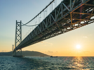 舞子公園から見る夕方の明石海峡大橋　兵庫県の神戸市