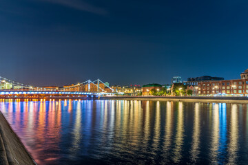 Obraz premium Krymsky Bridge or Crimean Bridge in Moscow at summer night