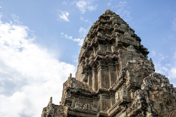 Fototapeta premium The central tower of Angkor Wat in Siem Reap, Cambodia 