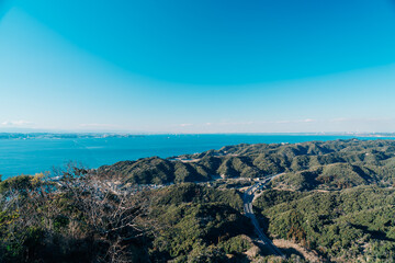 鋸山の美しい海と山の風景
