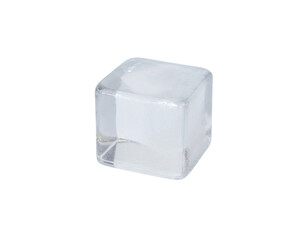Obraz premium ice cube isolated on white background