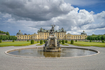 Fototapeta premium Herkulesbrunnen, Schloßpark, Schloss Drottningholm, Gemeinde Ekerö, Provinz Stockholms län, Schweden