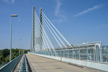 Fototapeta premium Mainbrücke Werksbrücke West, Frankfurt-Höchst, Hessen, Deutschland