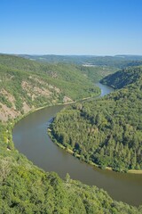 Flu&szlig; Saar an der Saarschleife bei Mettlach, Saarland, Deutschland