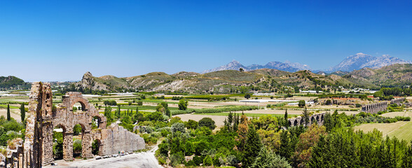 Obraz premium Ruins of ancient Roman aqueduct in Aspendos, Turkey