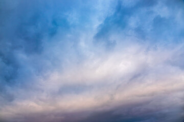 冬のドラマティクな曇り空06