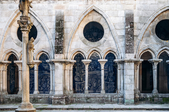 Porto, Portugal - December 28, 2024: The Porto Cathedral (Portuguese: Se do Porto), a Roman Catholic church located in the historical centre of the city of Porto, Portugal.
