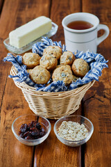 oatmeal raisin breakfast mini muffins