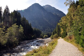 Obraz premium Wanderung zum Falbesoner Wasserfall