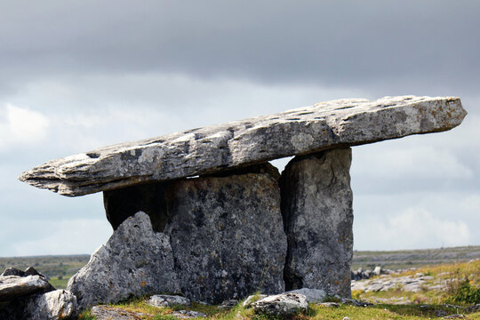 Famous prehistoric neolithic burial dolmen tomb of Poulnabrone (Poll na Br&oacute;n)