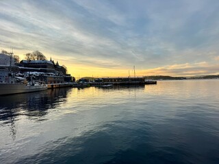 Obraz premium sunset in the harbor