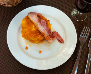 Trinxat de la Cerdanya. Typical recipe from the north of Catalonia cooked with white cabbage, potato and bacon. Spanish cuisine