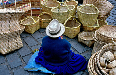 Feira de artesanato indígena em Cuenca, Equador.