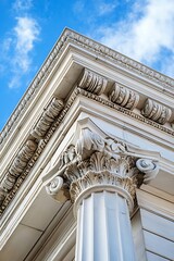 Obraz premium Architectural Elegance with Ornate Column and Blue Sky Background : Generative AI