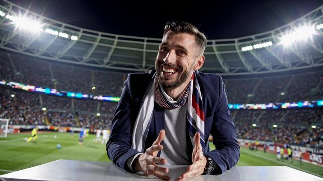 サッカースタジアムでのインタビュー