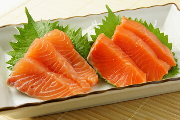 サーモン刺身