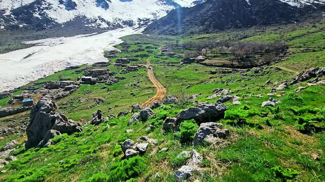 Stunning mountain landscape with snow and green valleys.
📍Hawraman Takht - Kurdistan 