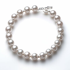 Obraz premium A pearl necklace gracefully displayed on a clean white background