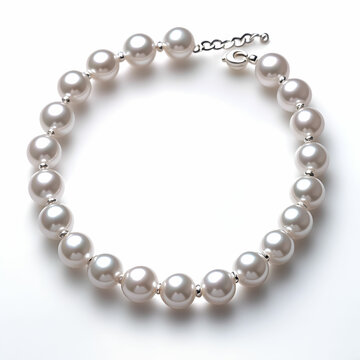 recommend clip art: A pearl necklace gracefully displayed on a clean white background