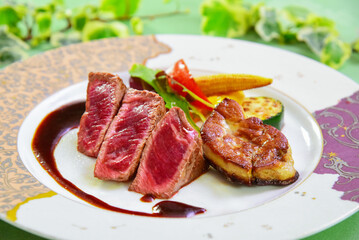 フレンチ料理コース　牛フィレステーキとフォアグラのグリル