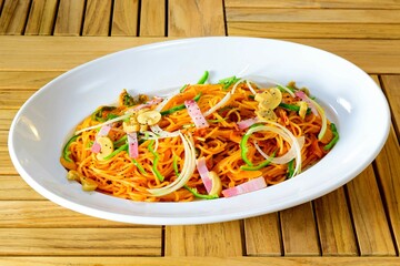 ナポリタンスパゲッティー　玉ねぎとピーマンとマッシュルーム