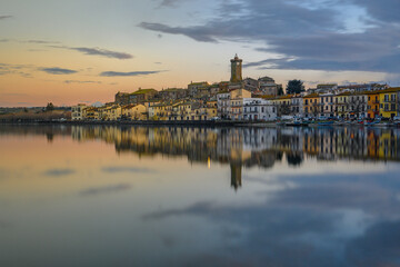 Marta sul lago di Bolsena