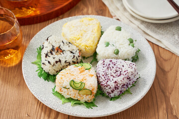 バラエティ豊富な手作りおにぎり