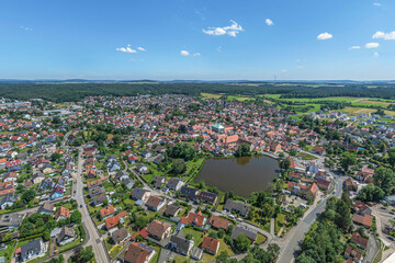 Sommerlicher Ausblick auf den Markt Allersberg nahe des Rothsee in Mittelfranken