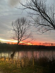 Obraz premium sunset on the river